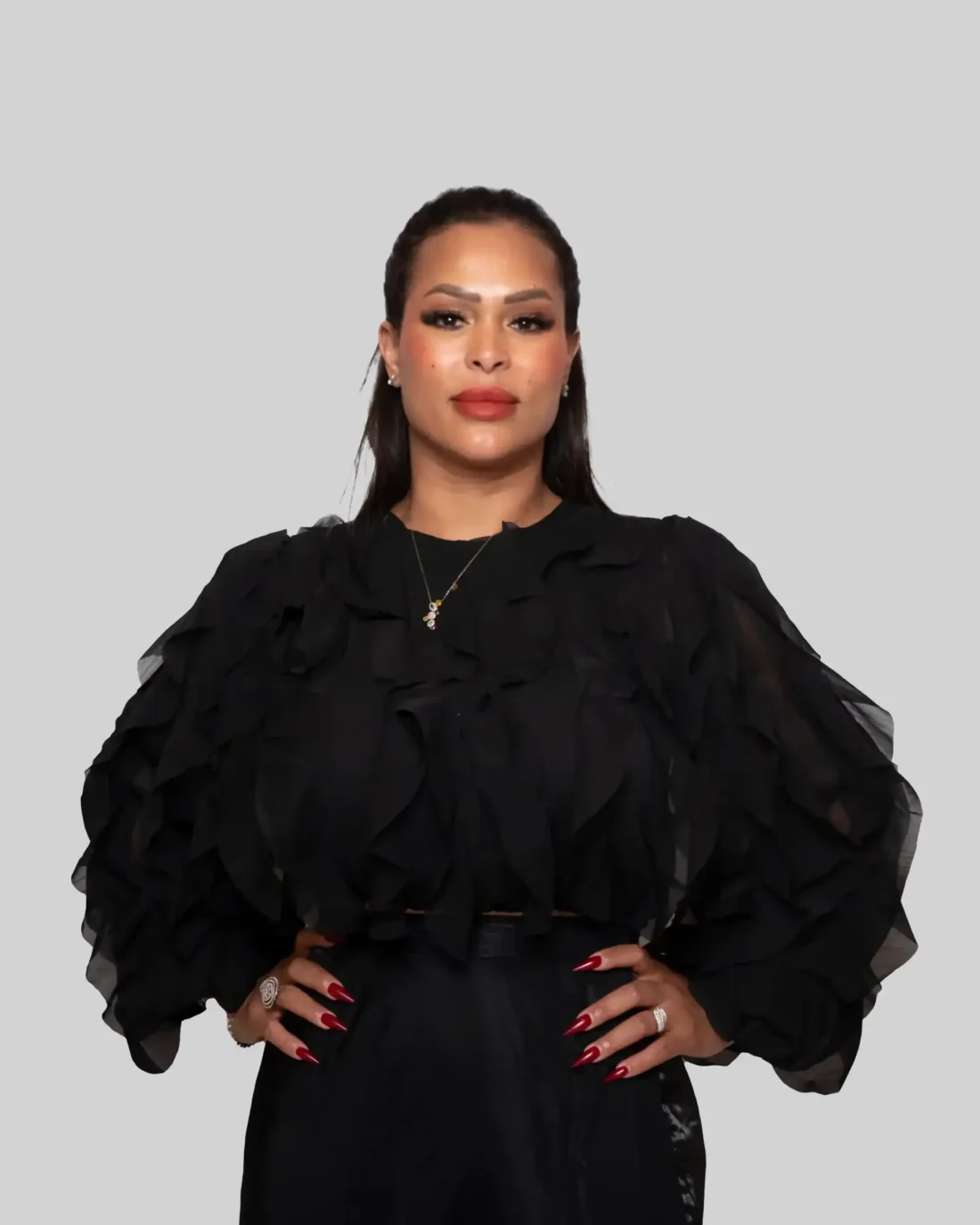 Chemise noire élégante à volants